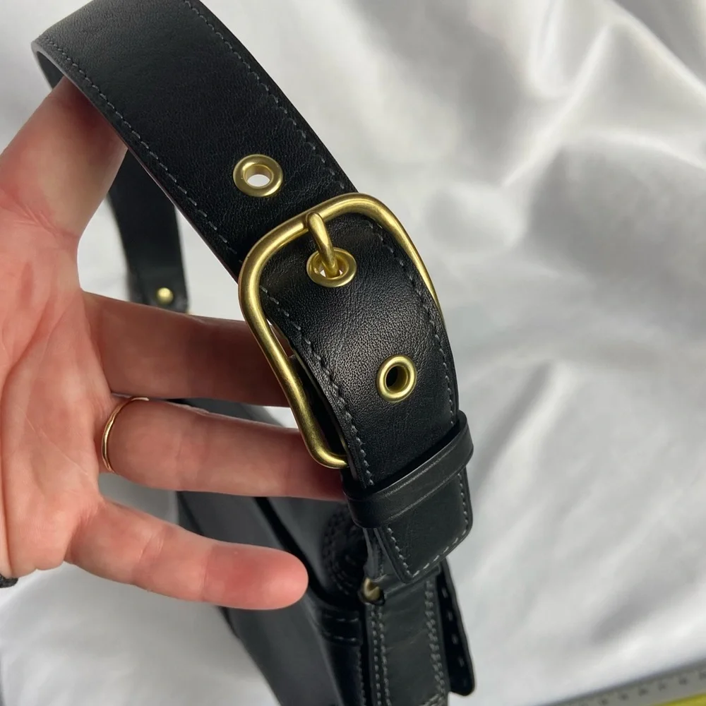 Black coach handbag - Picture 7 of 8